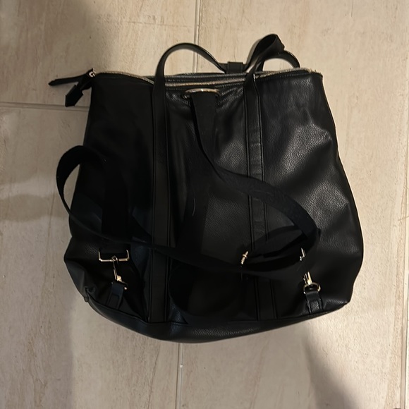 Victoria, secret black knapsack can be used as a knapsack or as a carry bag - Picture 3 of 8